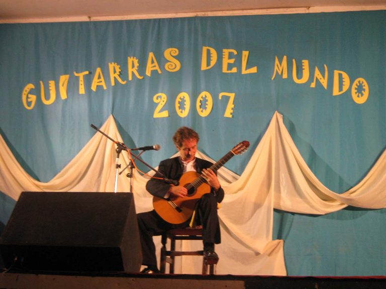 Concierto en el Festival Guitarras del Mundo Concierto en el Festival Guitarras del Mundo de Argentina, 2007.