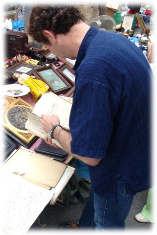 Jorge Orozco en el rastro de Valencia